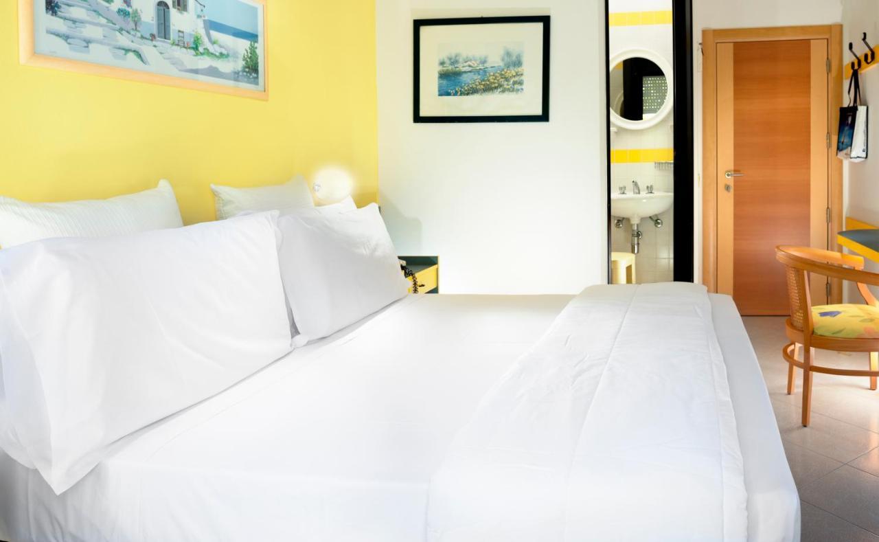 Hotel Castellucci Bellaria-Igea Marina Exterior photo