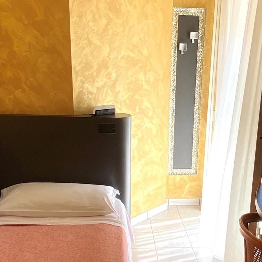 Hotel Castellucci Bellaria-Igea Marina Exterior photo
