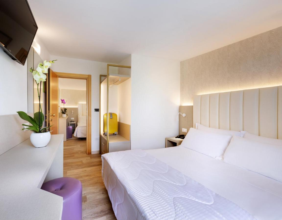 Hotel Castellucci Bellaria-Igea Marina Exterior photo