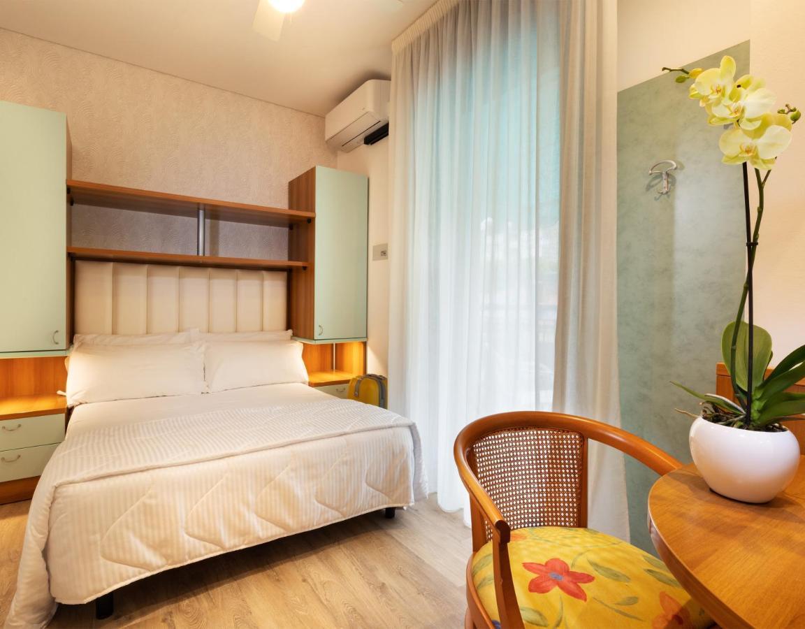Hotel Castellucci Bellaria-Igea Marina Exterior photo