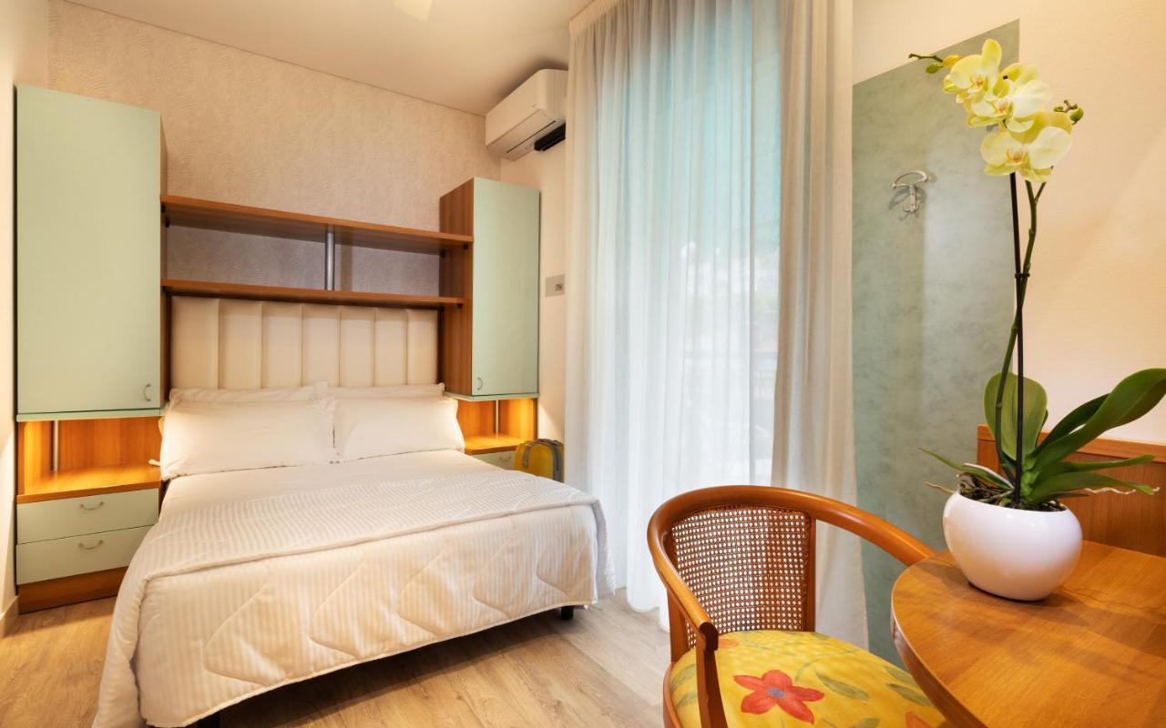 Hotel Castellucci Bellaria-Igea Marina Exterior photo